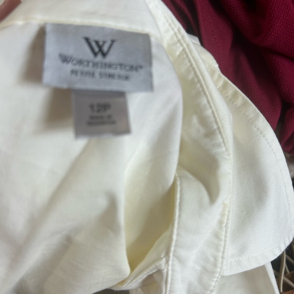 Button down blouse - Picture 2 of 2